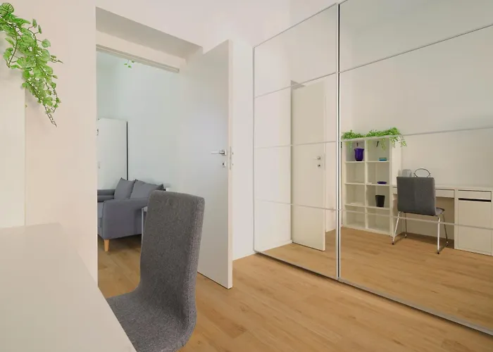 Just Urban - Sunny 2br Flat In The Heart Of - M2 And M4 Metro Lägenhet *