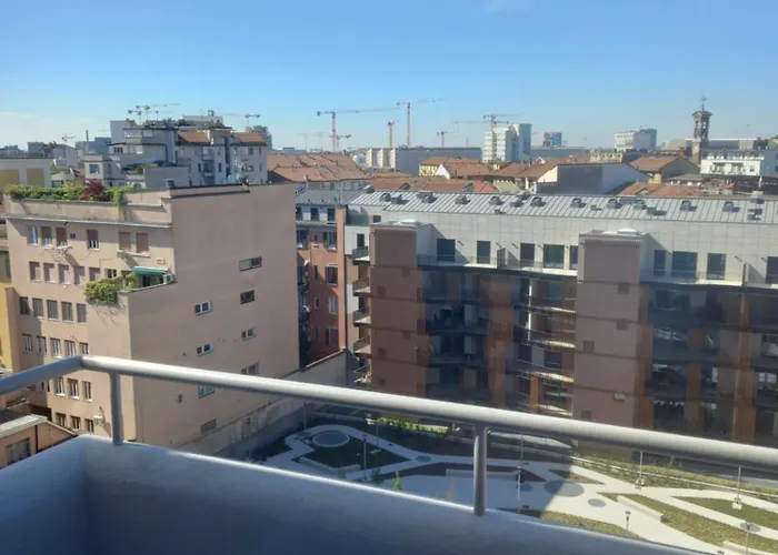 Porta Romana Ssubway To Ice Hockey Venue S-giulia Free Parking Garage - Con Parcheggio Incluso Nuovo Con 2 Da Letto E Due Bagni - New With 2 Bdrooms 2 Bathrooms- Jellow Subway Metro Gialla Porta Romana 3 Stops To Duo Appartamento