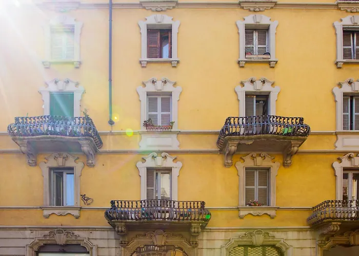Silenziosa Casa Di Ringhiera - Porta Venezia *