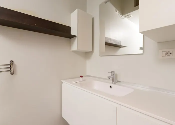 Modern 280m From Arco Della Pace! Milano