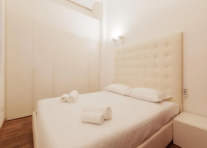 Апартаменты Guesthost - Modern 280m From Arco Della Pace! Милан