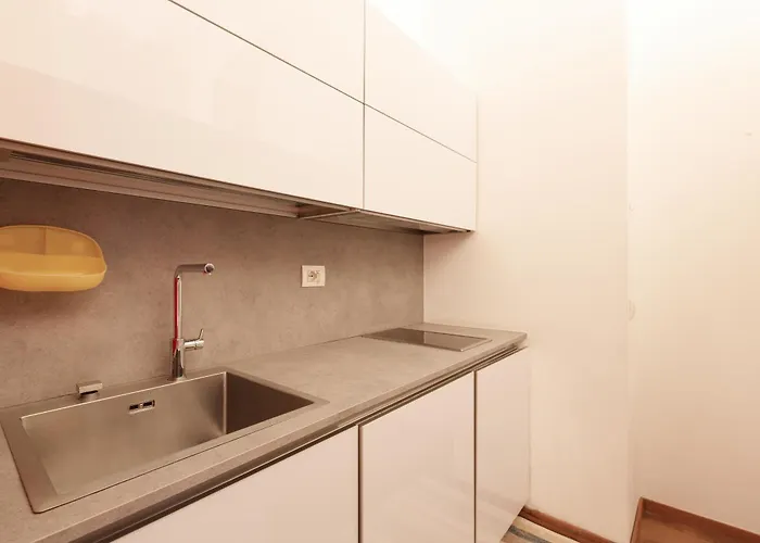 Modern 280m From Arco Della Pace! * Milano