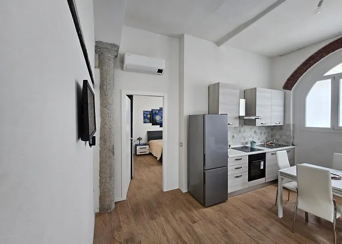 Navigli Stylish Underground Nearby For 4 Guests * Милан