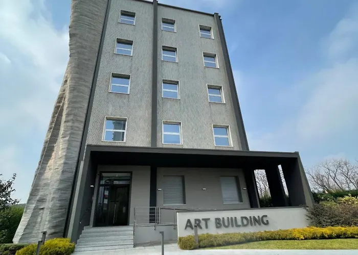 Art Building Palestra Inclusa E Parcheggio 아파트