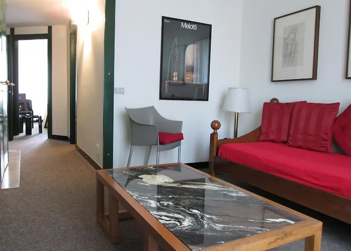 公寓式酒店 多莫斯公寓酒店 4*