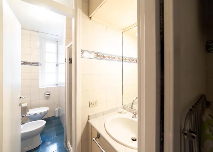 Hbhall Navigli 2 Milan