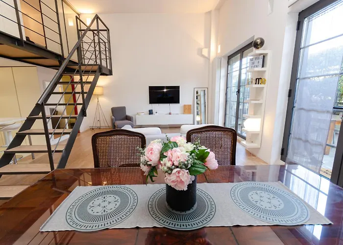 Апартаменты Vivimihome Loft Su Due Livelli Con Terrazzo Милан