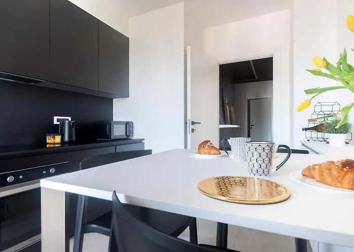 With Panoramic View Of And Public Free Parking Lot Milano