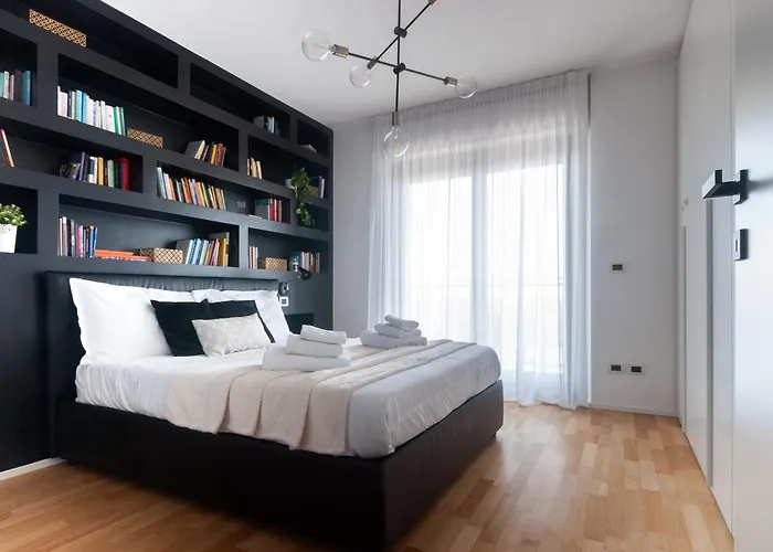 With Panoramic View Of And Public Free Parking Lot Milano