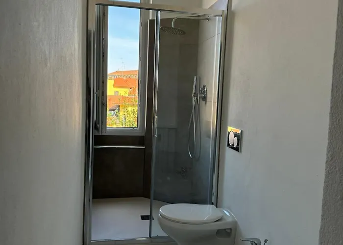 New With Balcony, Isola Bosco Verticale