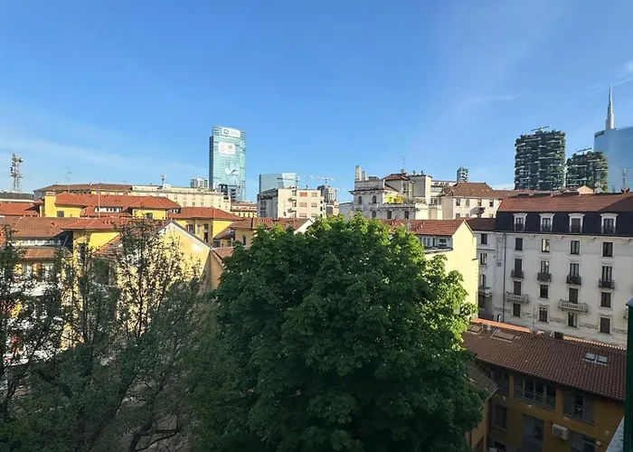 New With Balcony, Isola Bosco Verticale