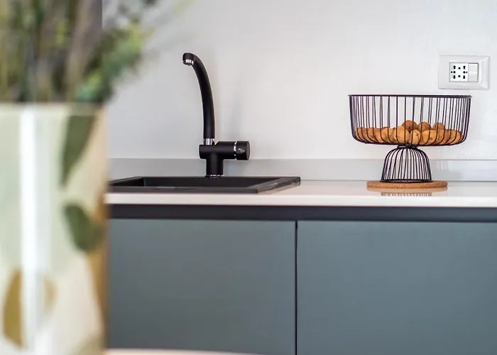 Keys Of Italy - Corsica 5 / Cocoon Mailand