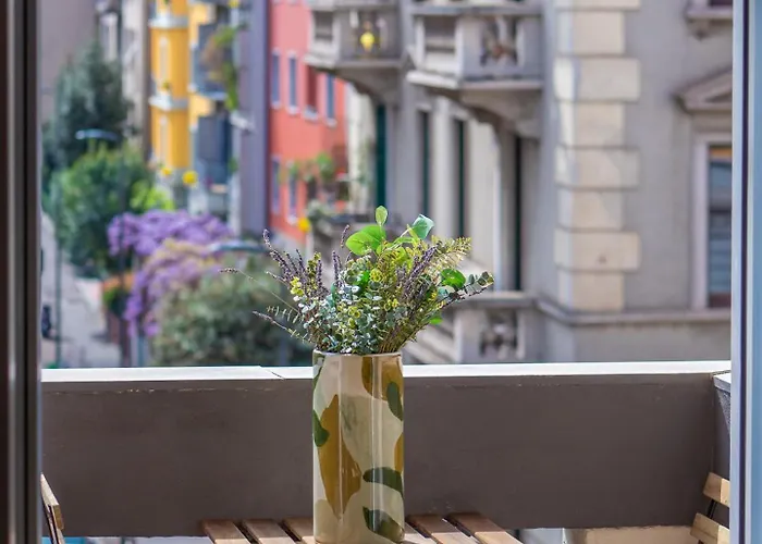 Keys Of Italy - Corsica 5 / Cocoon Mailand