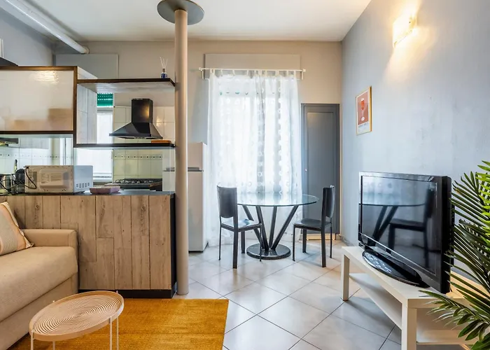 - 10 Minutes To Duomo And Train Station