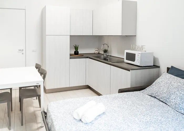 Ce6 - Corso Sempione • Large Milano