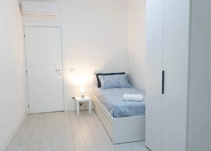 Ce6 - Corso Sempione • Large Milano