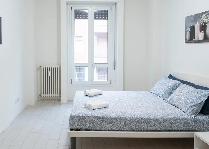 Ce6 - Corso Sempione • Large Milano