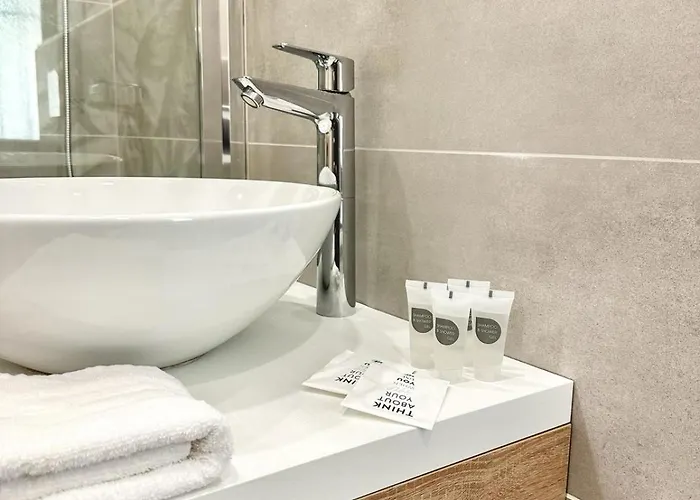 Le14 Duomo-loreto Acomfortable Mediolan