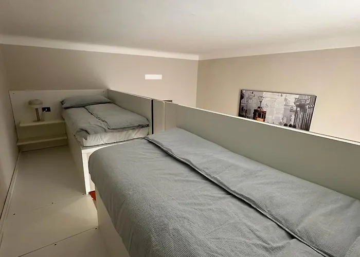 Le14 Duomo-loreto Acomfortable Mediolan