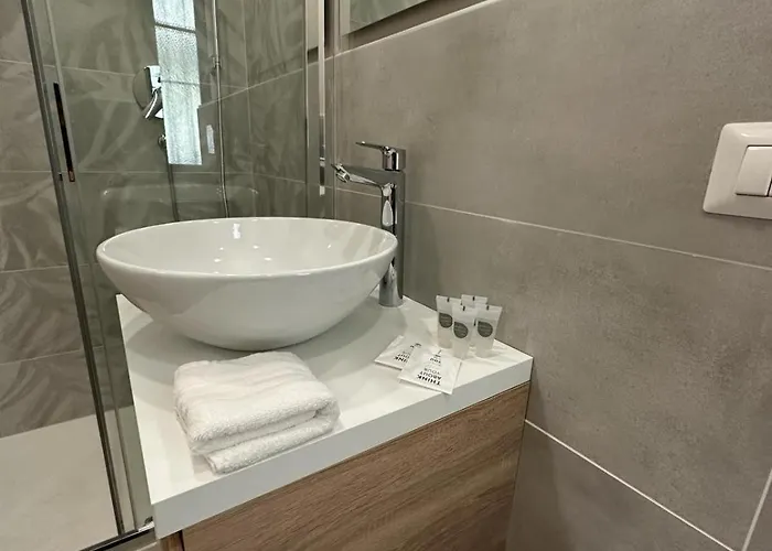 Le14 Duomo-loreto Acomfortable Mediolan