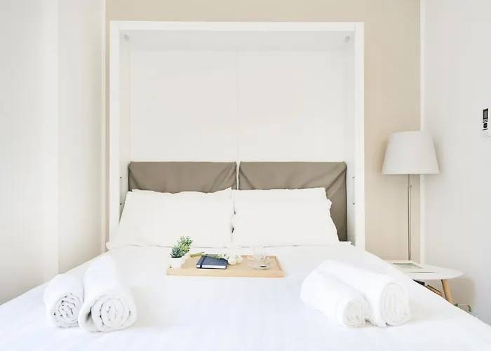 Easylife - - Torriani 22 - Milánó