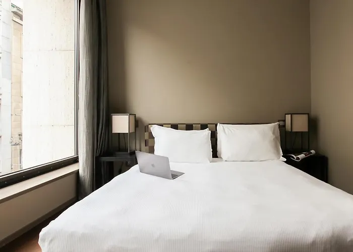 Nj & San Pietro All'orto 6 *