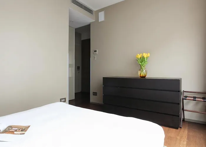 Nj & San Pietro All'orto 6 * Milán