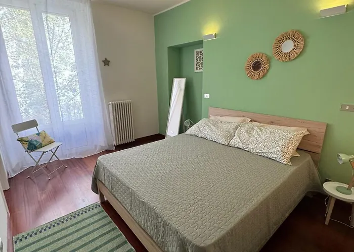 Be Your - Sister's House *