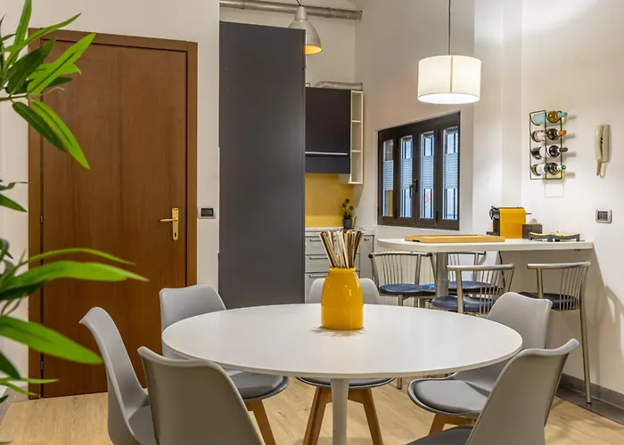 Industrial Loft In Maciacchini - Metro 50m Smartworking & Netflix