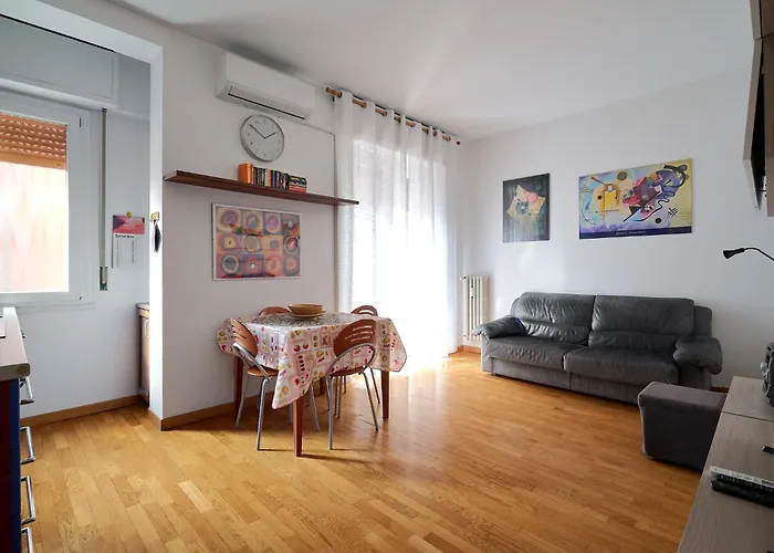 Apartment Xenia - Cozy Near Porta Romana Mailand