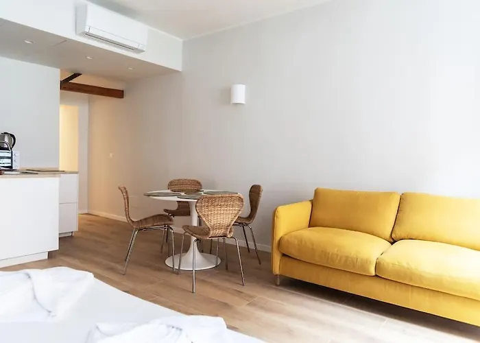 Youhosty - Ticinese 1 * Milan