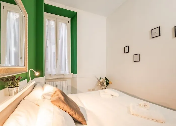 Centrale's Nest - Elegant Close To Station Apartment *