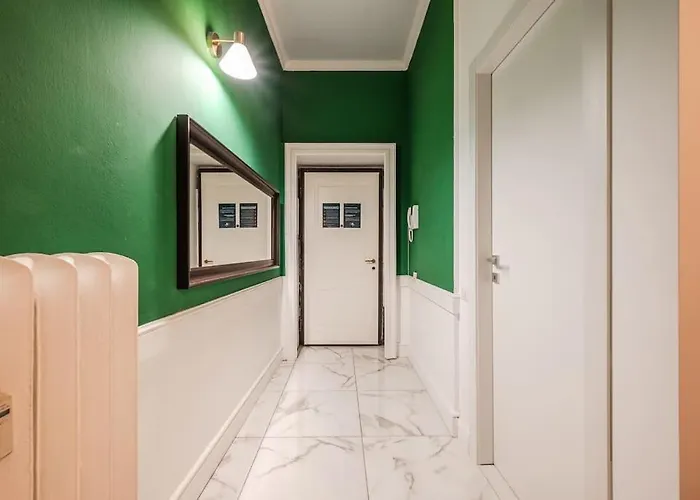 Centrale's Nest - Elegant Close To Station *
