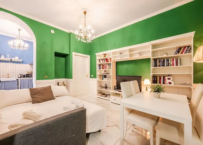 Centrale's Nest - Elegant Close To Station Apartmán *
