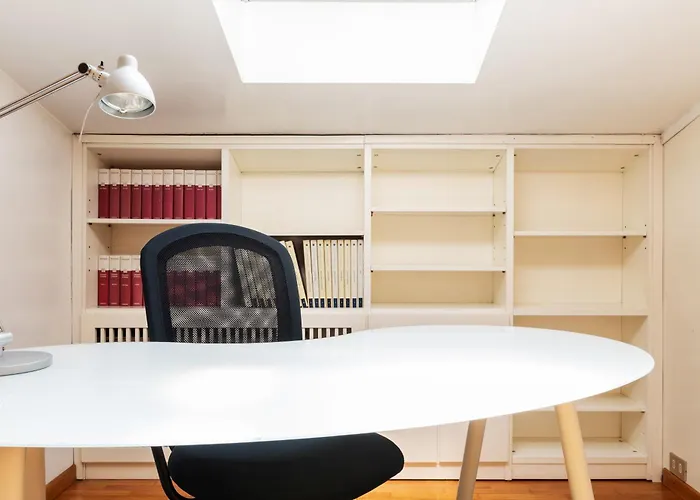 Daire Elegante Bilocale Con Postazione Lavoro San Babila *