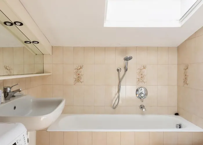 Elegante Bilocale Con Postazione Lavoro San Babila Daire Milano