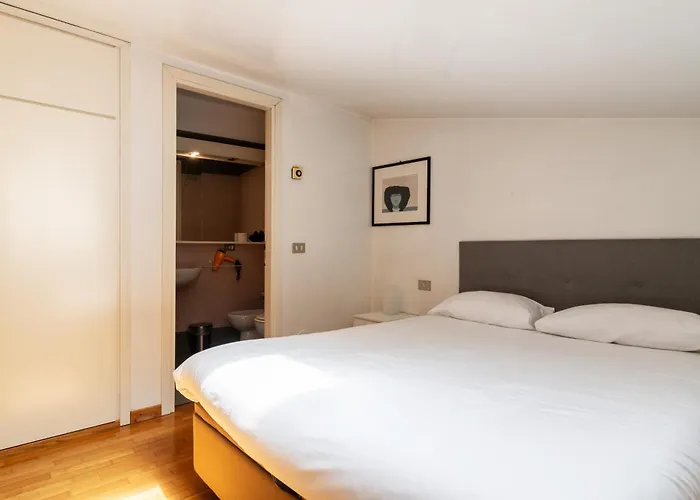 Elegante Bilocale Con Postazione Lavoro San Babila *