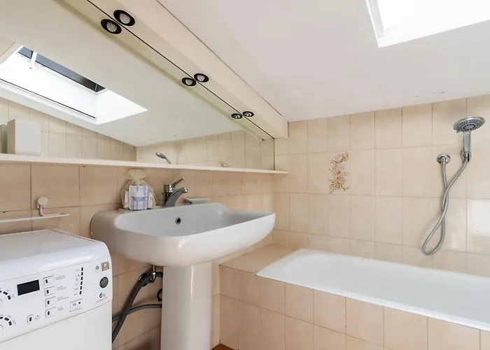 Elegante Bilocale Con Postazione Lavoro San Babila Milano