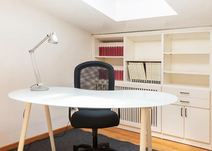 Daire Elegante Bilocale Con Postazione Lavoro San Babila *