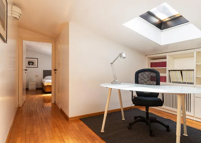 Elegante Bilocale Con Postazione Lavoro San Babila Daire Milano