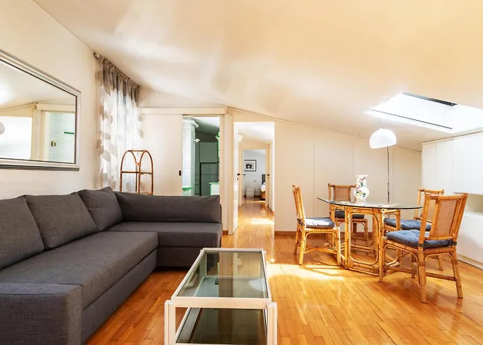 Daire Elegante Bilocale Con Postazione Lavoro San Babila *