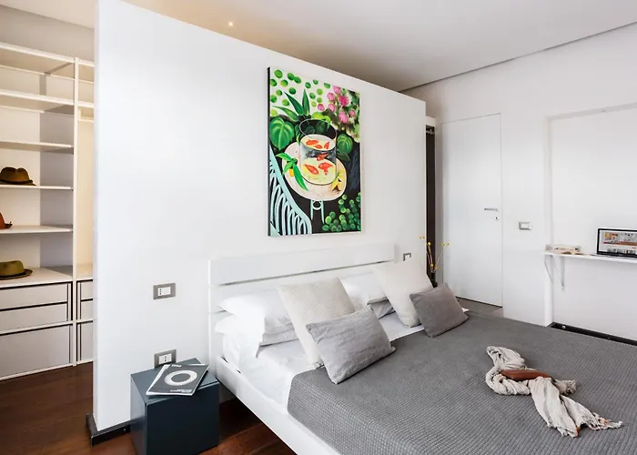 Stellar Design 2br Loft Next To Navigli & Duomo 밀라노