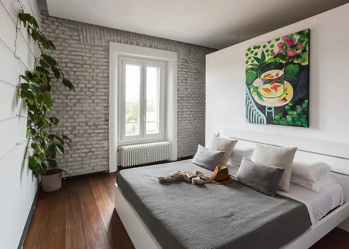 Stellar Design 2br Loft Next To Navigli & Duomo 밀라노