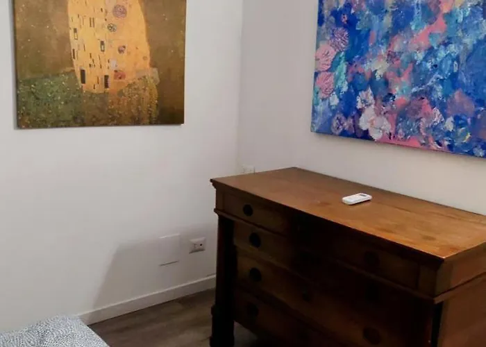 Navigli-darsena In The Heart Of The Milánó