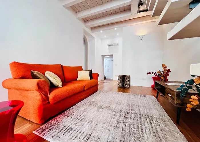 Riverside Loft Navigli - Spacious Two-bedroom Apartament Mediolan