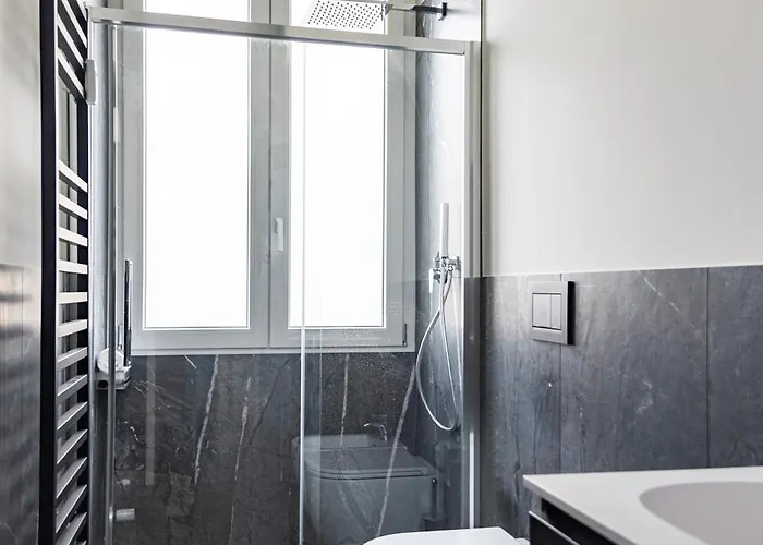 Apartamento Youhosty - Bergamo 8 *