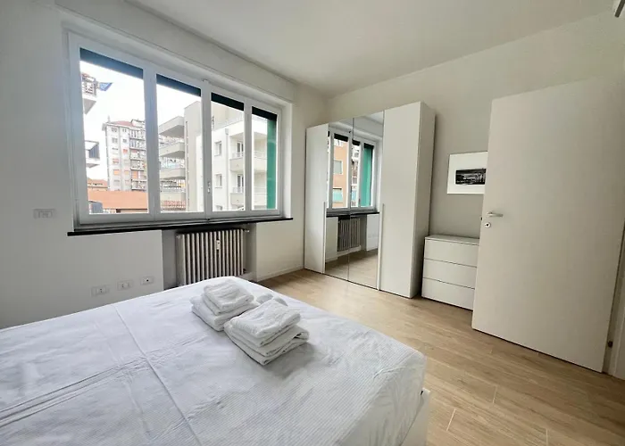 Domusmi Bordighera 32 * Milán