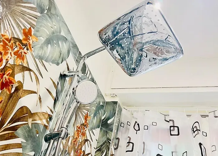 New And Elegant On The Navigli Netflix E