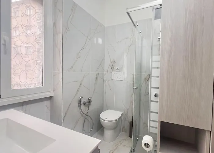 New And Elegant On The Navigli Netflix E