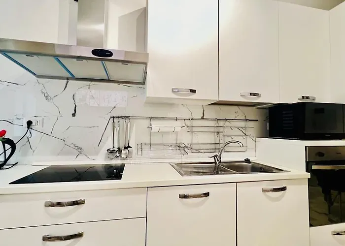 New And Elegant On The Navigli Netflix E